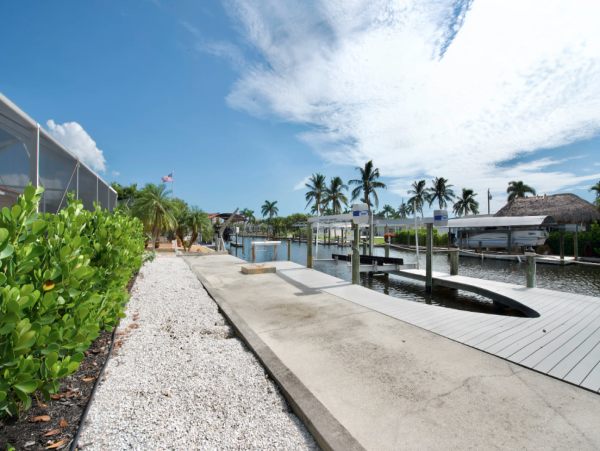 Luxury Canal Front Property with Private Pool - Perfect Coastal Retreat